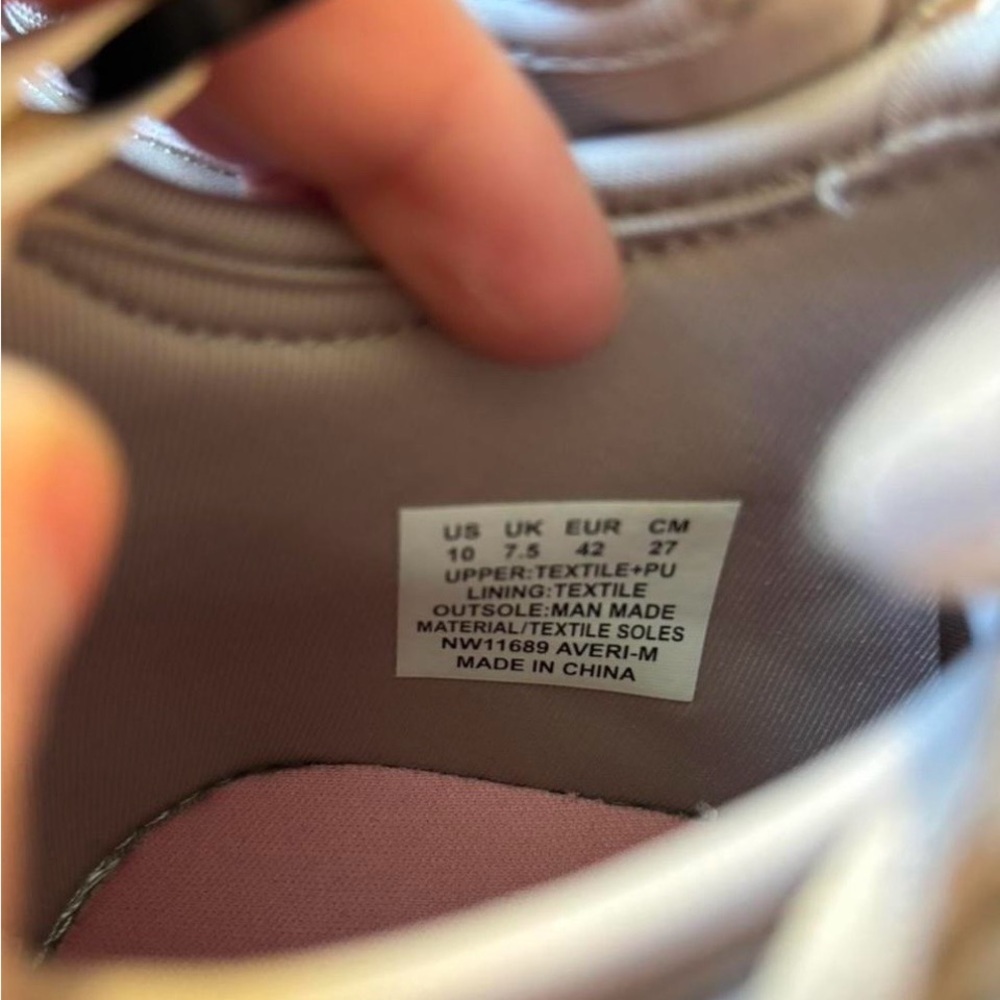 U.S. Polo Assn. Women's Sneakers - Size 10 - Picture 8 of 8